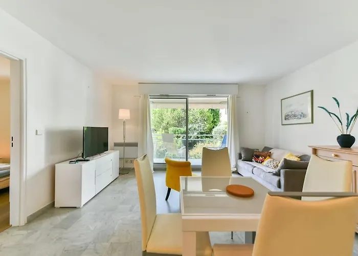 Lägenhet Bel En Bord De A Les Pins