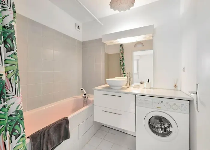 Lägenhet Bel En Bord De A Les Pins